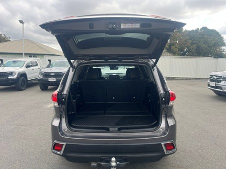 2019 TOYOTA KLUGER GRANDE WAGON AUTO - Image 9