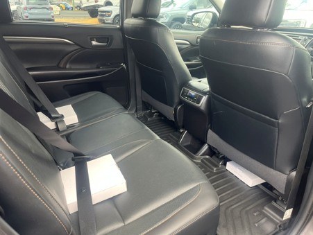2019 TOYOTA KLUGER GRANDE WAGON AUTO - Image 12