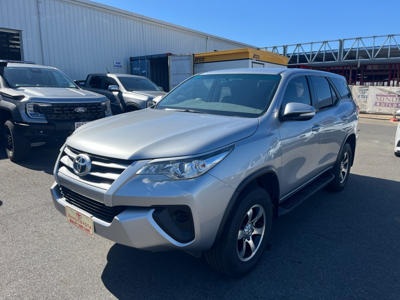 2015 TOYOTA FORTUNER GX 4WD WAGON AUTO - Image 4