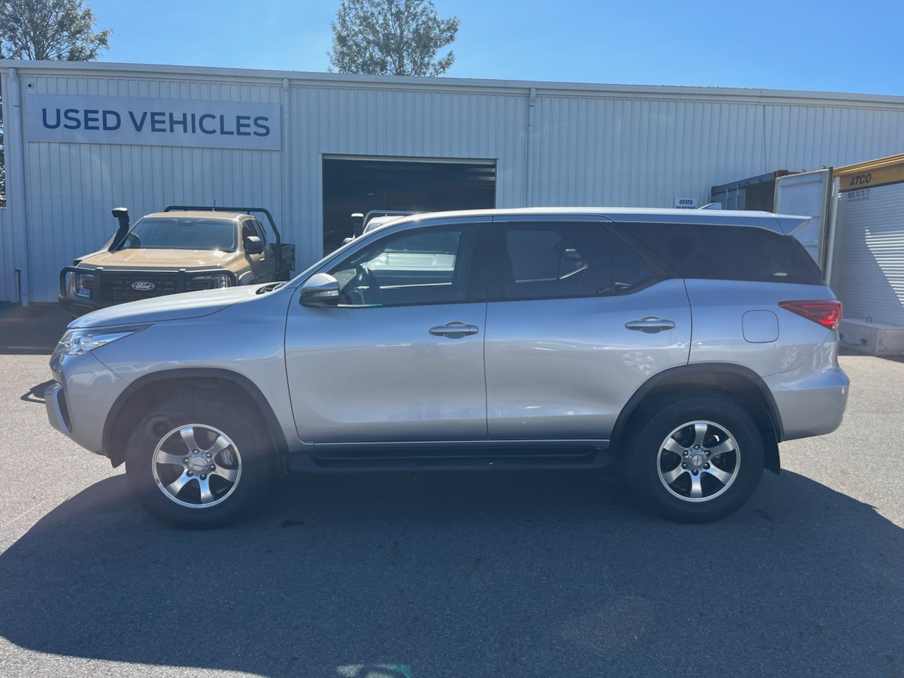2015 TOYOTA FORTUNER GX 4WD WAGON AUTO - Image 5